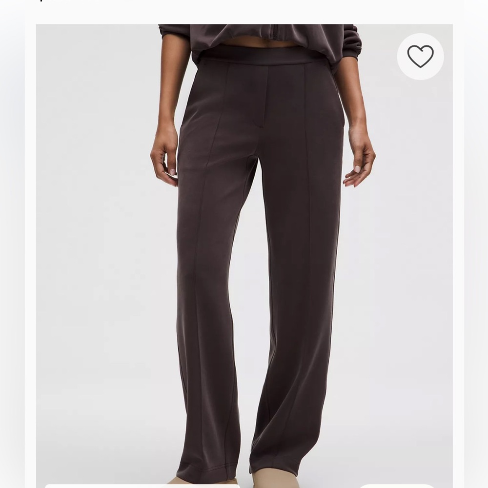 Lululemon Softstreme Pintuck Mid-Rise Pant
Regular size XL